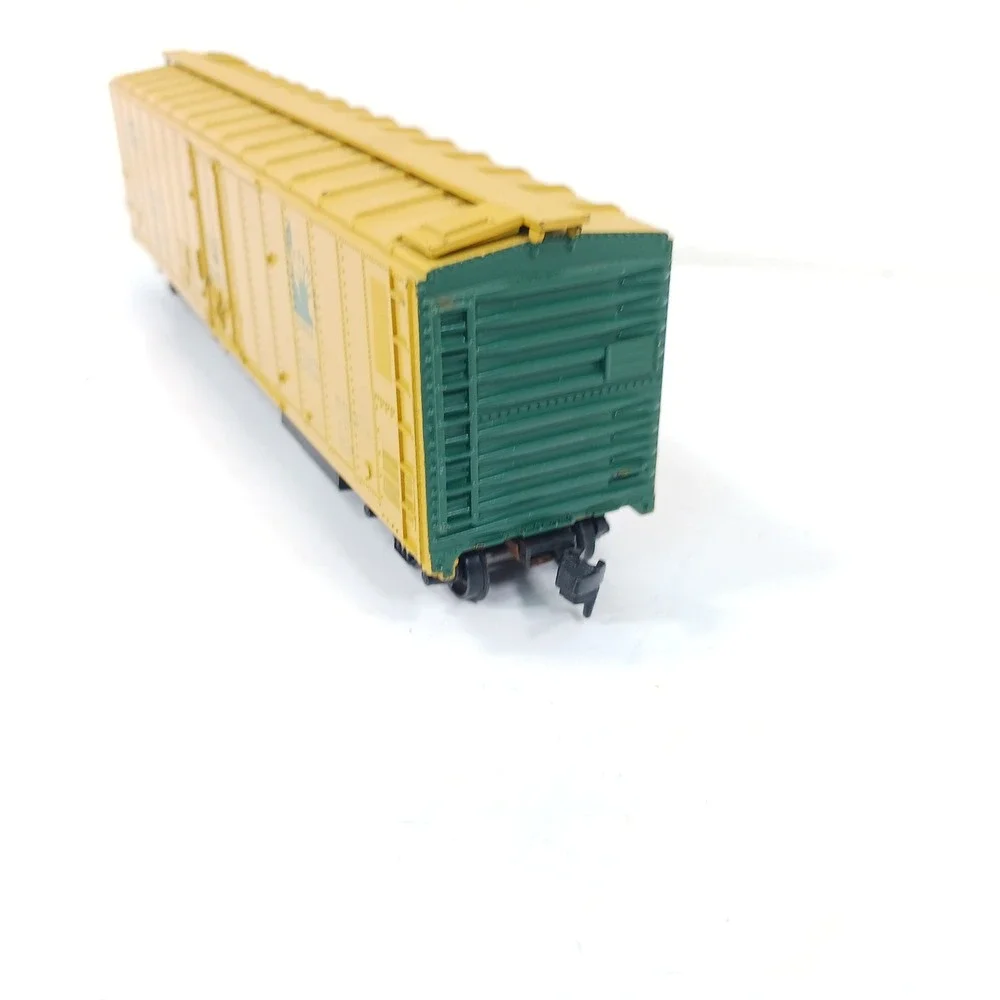 Jersey Central Lines HO Scale Boxcar NJDX 41035 Yellow Green Model Train Car